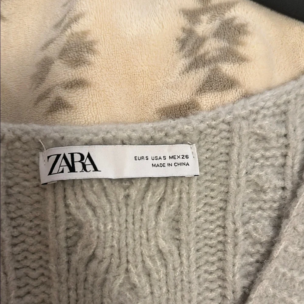 Zara Gray Sweater Vest with Cable Knit - Picture 2 of 6